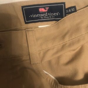 Men’s vineyard vines khaki pants size :32x32
